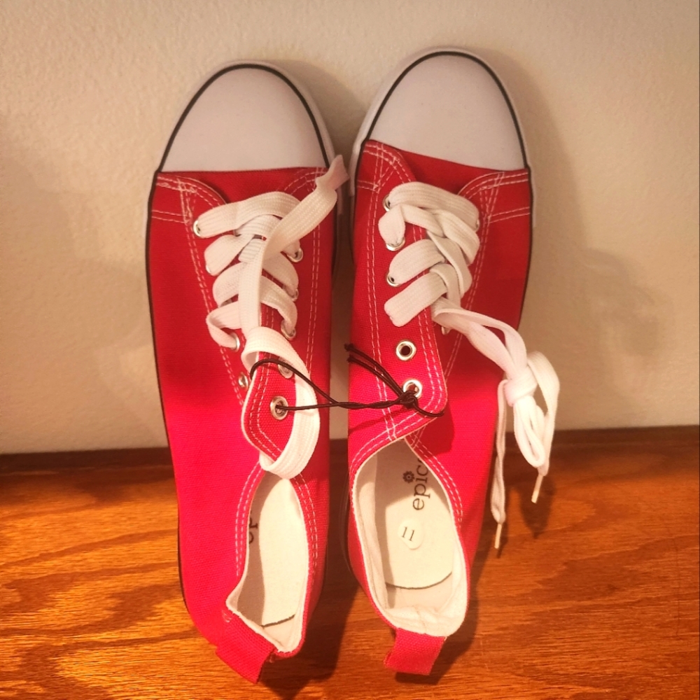 Epic Step Red Canvas size 10 sneakers